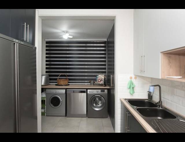 2 BEDROOM APARTMENT FOR SALE IN PRIMROSE HILL